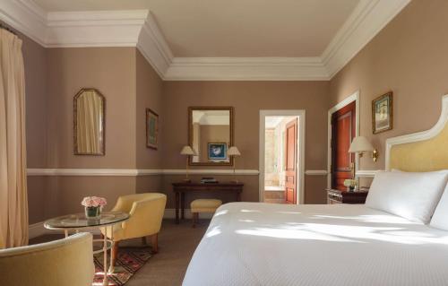 2 twin beds