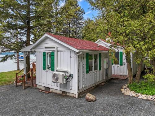 Deckside Dreams on Crystal Lake Deckside Dreams on Crystal Lake