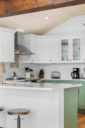 Deckside Dreams on Crystal Lake Deckside Dreams on Crystal Lake