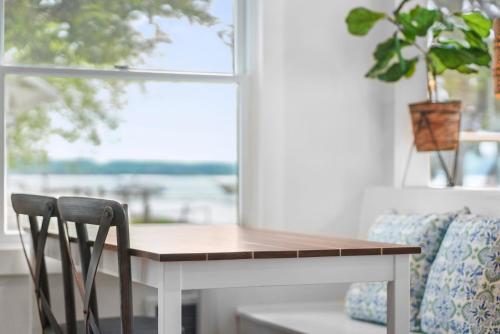 Deckside Dreams on Crystal Lake Deckside Dreams on Crystal Lake