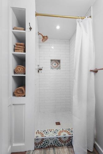 Deckside Dreams on Crystal Lake Deckside Dreams on Crystal Lake