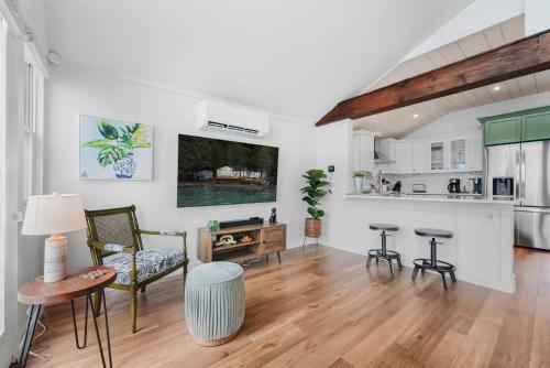 Deckside Dreams on Crystal Lake Deckside Dreams on Crystal Lake