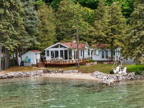 Deckside Dreams on Crystal Lake Deckside Dreams on Crystal Lake