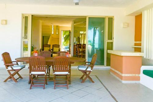 Kastelorizo Private Beachfront house in Uaymitun