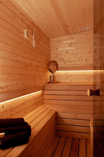 Sauna, Eden Kede in Rugănești