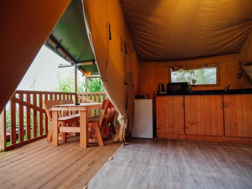 Iekārtas, Sunset Retreats Safari Tent in Ombersley