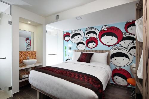 room detail thumbnail 2