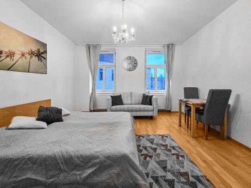 Three-Bedroom, Three King-Size Bed Retreat 1