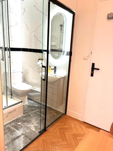 Appartement LUCAS Salle de bain Privative, Paříž (fotografie 8)