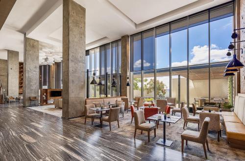 Restoran, Fiesta Inn Suites Aeropuerto del Bajio in Nuevo México (Guanajuato)