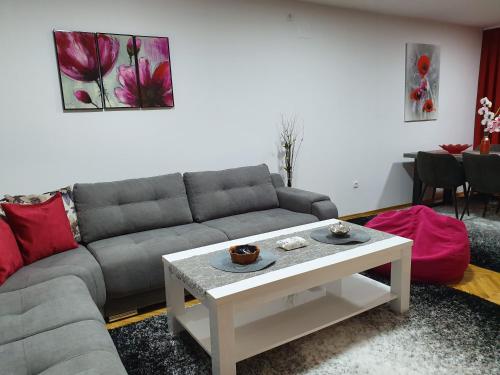 Apartment Ema with garage in Velika Kladuša