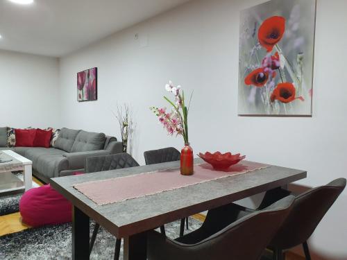Apartment Ema with garage in Velika Kladuša