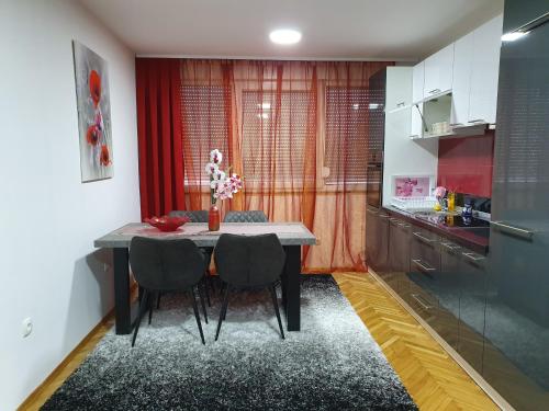 Apartment Ema with garage in Velika Kladuša