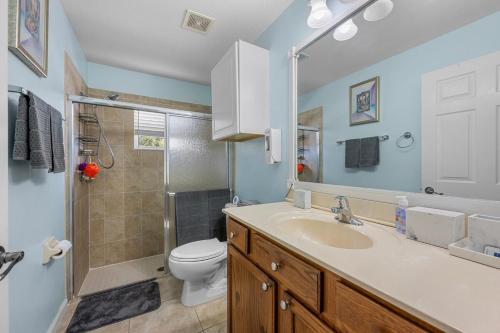 House near Jensen Beach! With Game Room and Sunroom