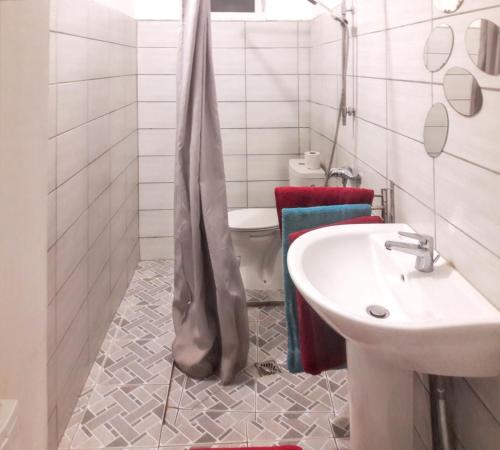 Badkamer, Appartement charmant à Sainte-Rose de 40 m² avec piscine (Appartement charmant a Sainte-Rose de 40 m² avec piscine) in Sainte Rose