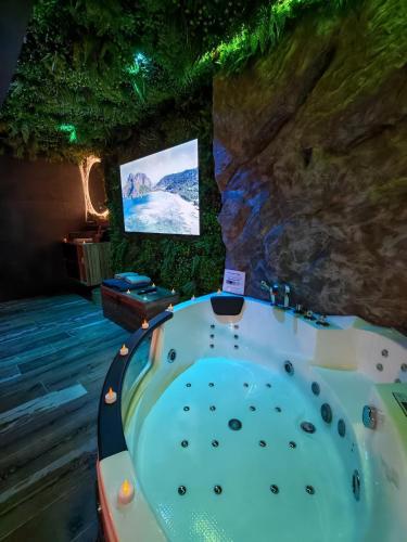 Appartement La Cabane jacuzzi in Tornac
