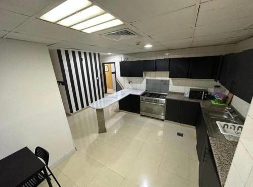 Gateway Partition Room in Barsha / Mashreq Metro - image 2