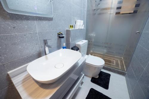 Luxury Heliopolis Apt With Garden View, Near Airport