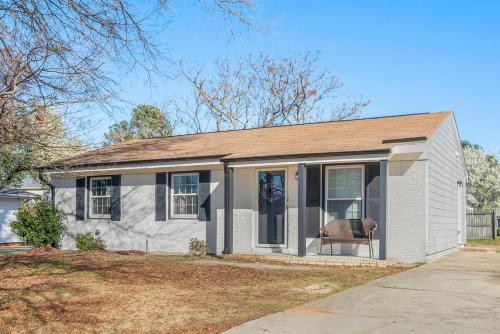 Chic home with king bed in Raleigh in Egyéb
