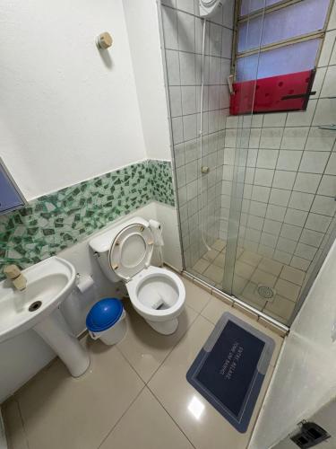 淋浴間, Lindo e confortável apartamento (Lindo e confortavel apartamento) in 雅爾丁伊圖薩巴拉