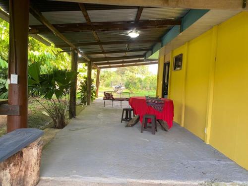 Casa Vacacional fachento house in Damas