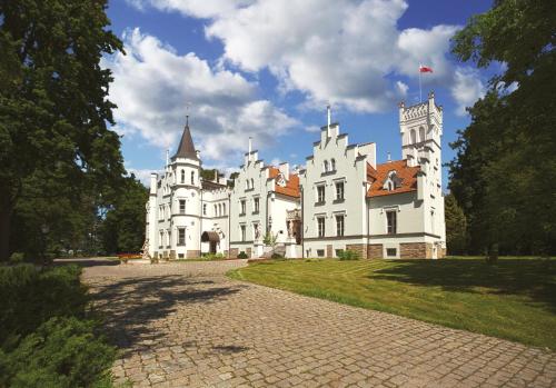 . Pałac Sulisław