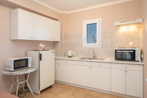 Stella Hotel Apartments in Erisos