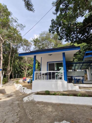 Have, secret garden family house in Koh Chang Tai