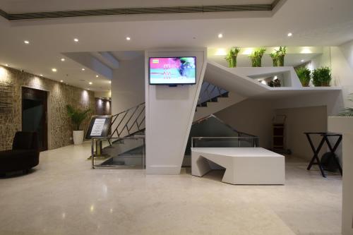 Lobby, Hotel Rockdale in Ram Nagar
