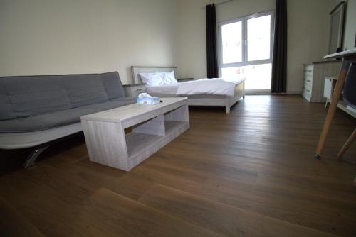 DRUVYA HOLIDAY HOMES, Bld DG059, Street No,4 Discovery Gardens, Close to The Gardens Metro 3 minutes walkable, Дубай (фото 2)