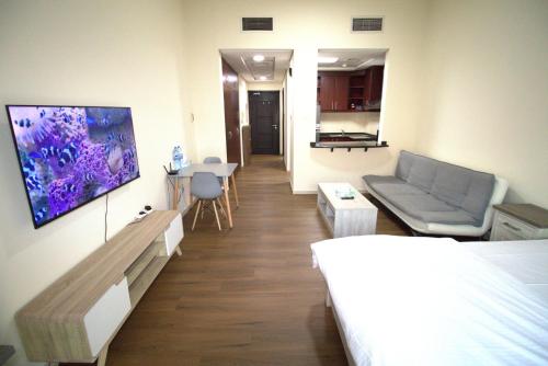 DRUVYA HOLIDAY HOMES, Bld DG059, Street No,4 Discovery Gardens, Close to The Gardens Metro 3 minutes walkable, Дубай (фото 6)