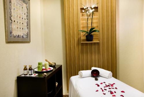 Hotel Monarque Fuengirola Park - image 2