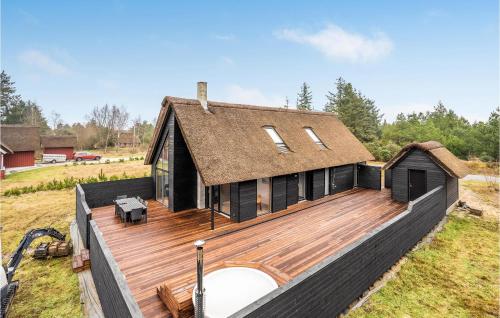 3 Bedroom Nice Home In Rømø – khách sạn tại Romo Kirkeby