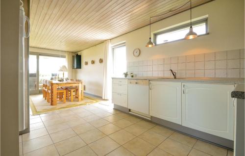 Kitchen, Three-Bedroom Holiday Home In Hurup Thy in Hurup