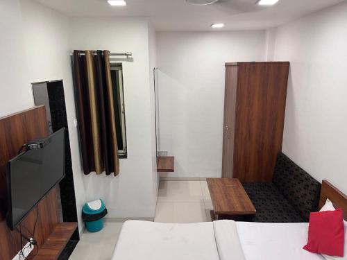 Hotel Apple - Photo 2