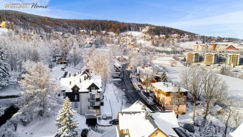 Wonder Home - apartament z prywatną sauną, tarasem, blisko kompleksu narciarskiego Ski Arena i Kościoła Wang
