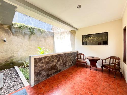 Balcony/terrace, Urbanview Hotel Kumala Banyuwangi by RedDoorz in Banyuwangi Town