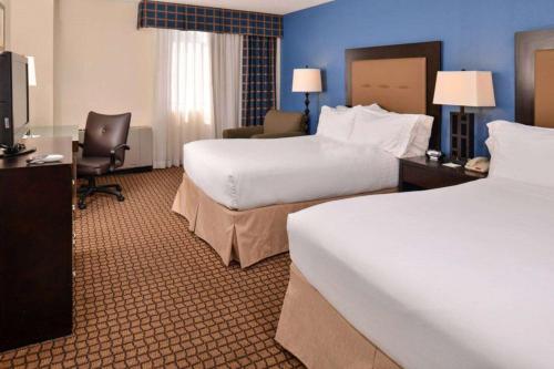 Queen Room with Two Queen Beds - Non-Smoking