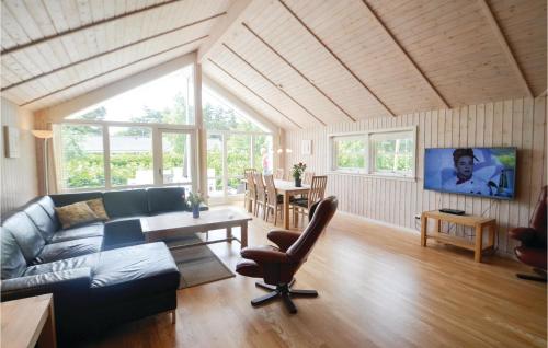 Four-Bedroom Holiday Home In Vaggerlose in Idestrup