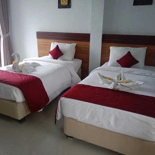 2 twin beds