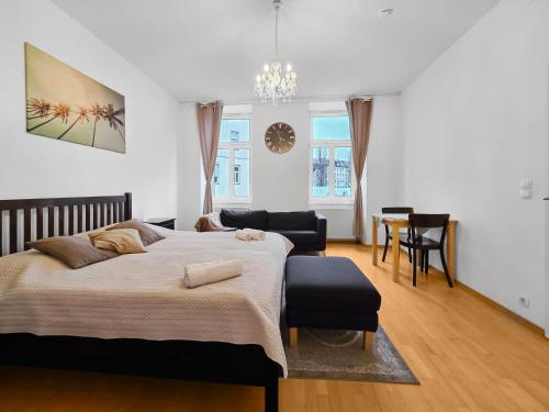 Three King-Size Beds, Three Bedrooms, Vienna