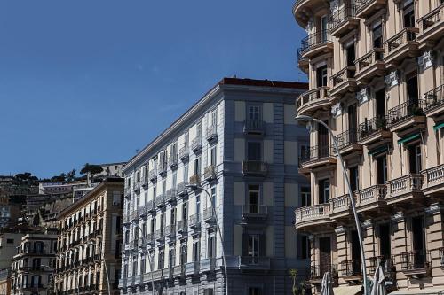 H Rooms boutique Hotel near Lungomare Caracciolo