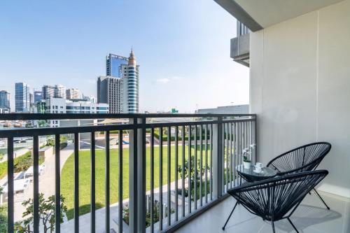 Silkhaus elegant 1BDR pad with Marina and Beach views new building - main image