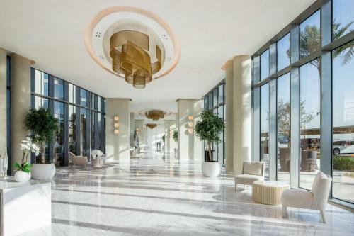Silkhaus elegant 1BDR pad with Marina and Beach views new building - image 11