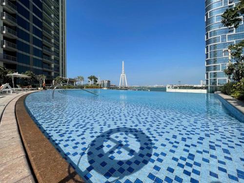 Silkhaus elegant 1BDR pad with Marina and Beach views new building - image 8