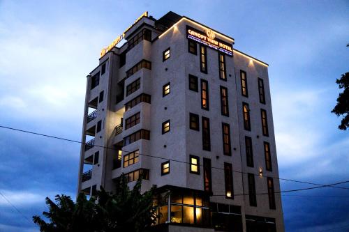 נוף חוץ, Canopy View Hotel in מרו