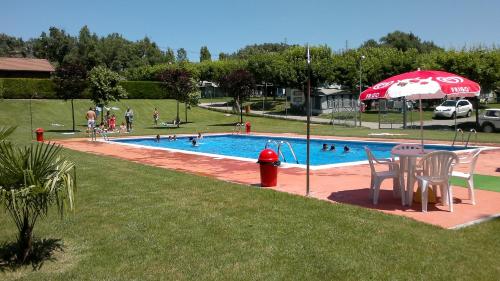 Úszómedence, Camping LLuçanès (Camping LLucanes) in Olost