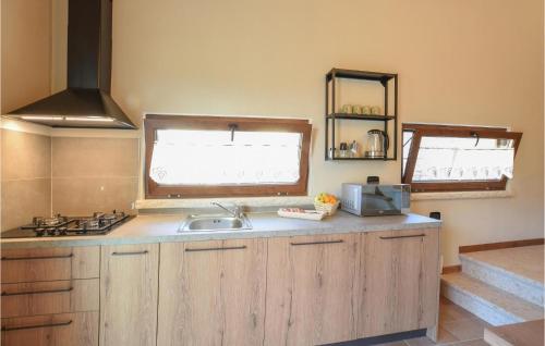 Konyha, Nice Apartment In Velo Veronese in Velo Veronese