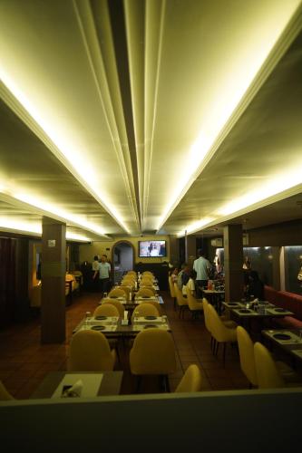 Restaurant, INDUS TIARA- A Corporate Boutique Hotel in Siliguri