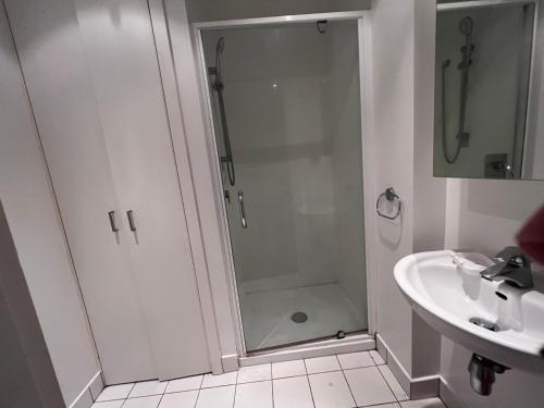 Aura two bedroom1 living room Wifi ,balcony, harbor view, easy parking 1404, Auckland (Foto 6)